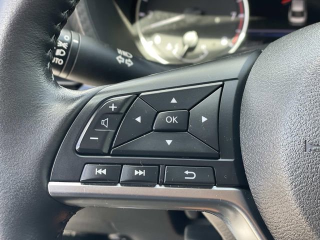 Used 2025 Nissan Sentra SV w/ All-Weather Package FWD image 9