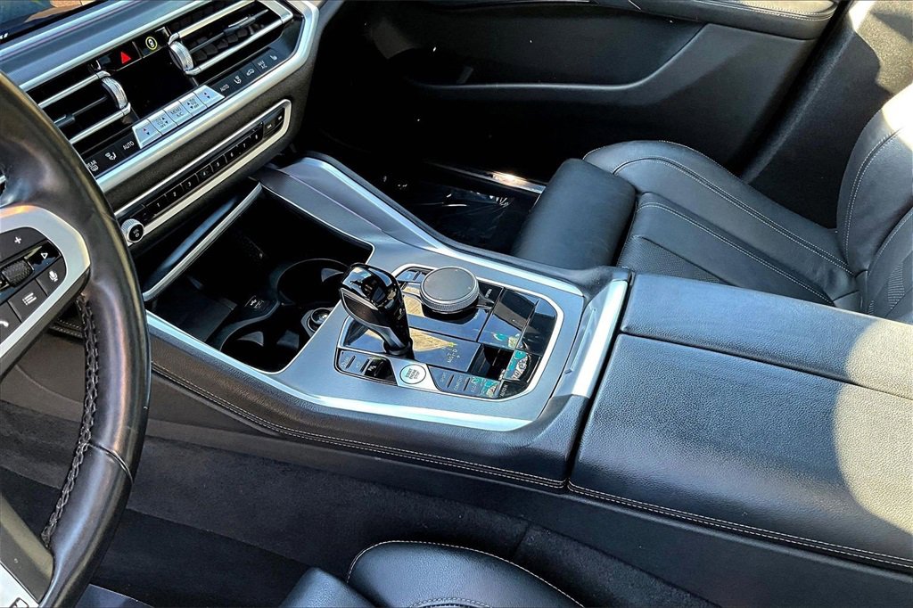 Used 2022 BMW X6 xDrive40i w/ M Sport Package image 16