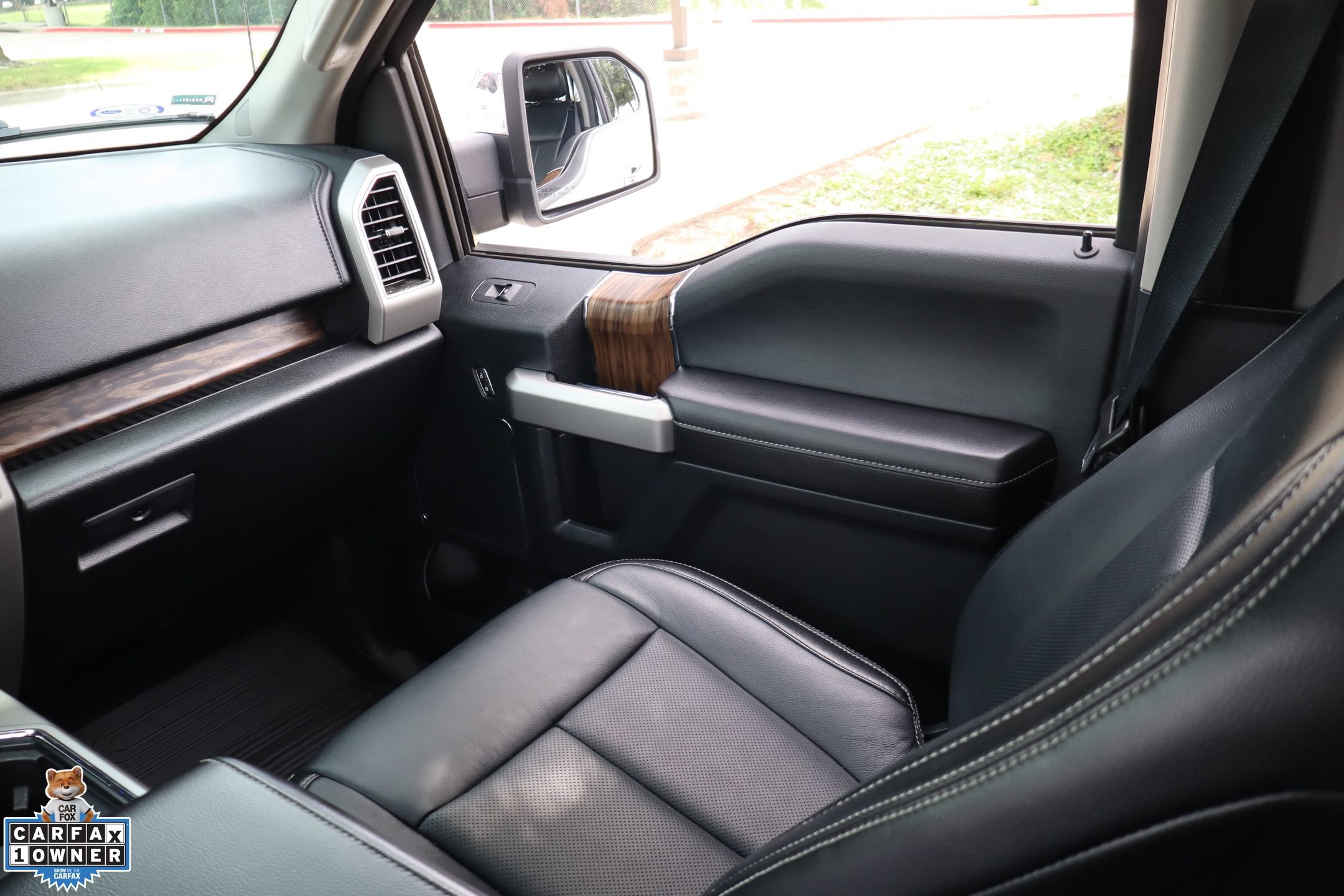 Certified 2019 Ford F150 Lariat w/ Equipment Group 502A Luxury AWD/4WD image 22
