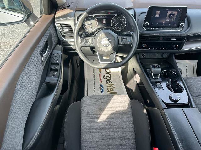 Used 2023 Nissan Rogue SV image 6