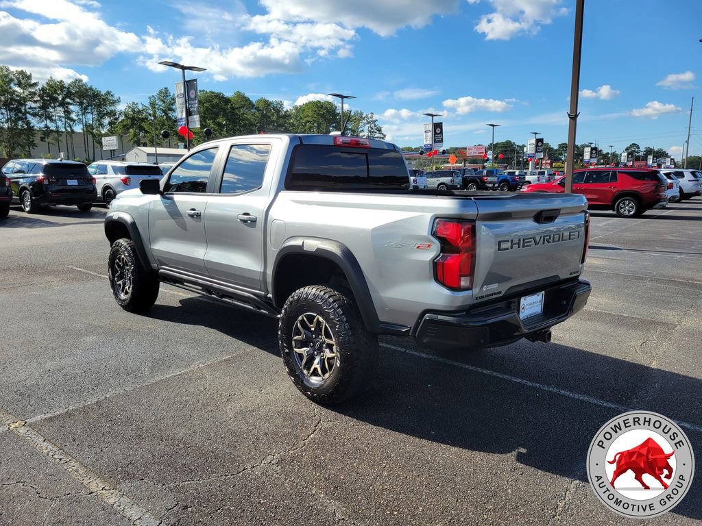 Used 2024 Chevrolet Colorado ZR2 w/ Technology Package AWD/4WD image 4