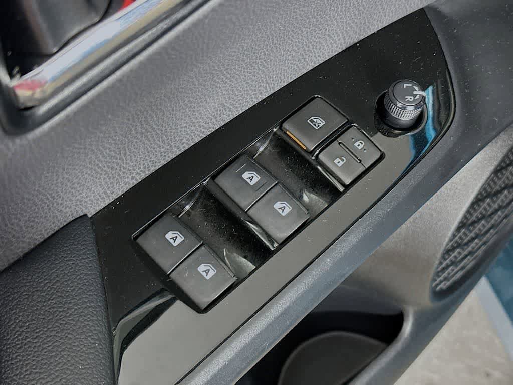 Used 2018 Toyota Prius Prime Advanced w/ Carpet Mat Package FWD image 27