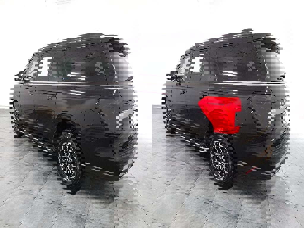 Certified 2023 Ford Expedition Max XLT image 2