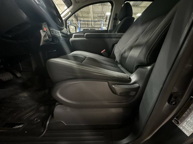Used 2018 Nissan Titan SV AWD/4WD image 18