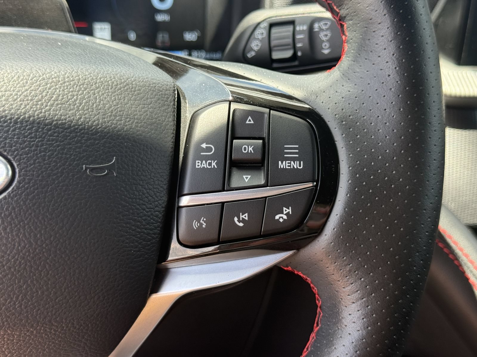 Certified 2025 Ford Explorer ST-Line AWD/4WD image 37