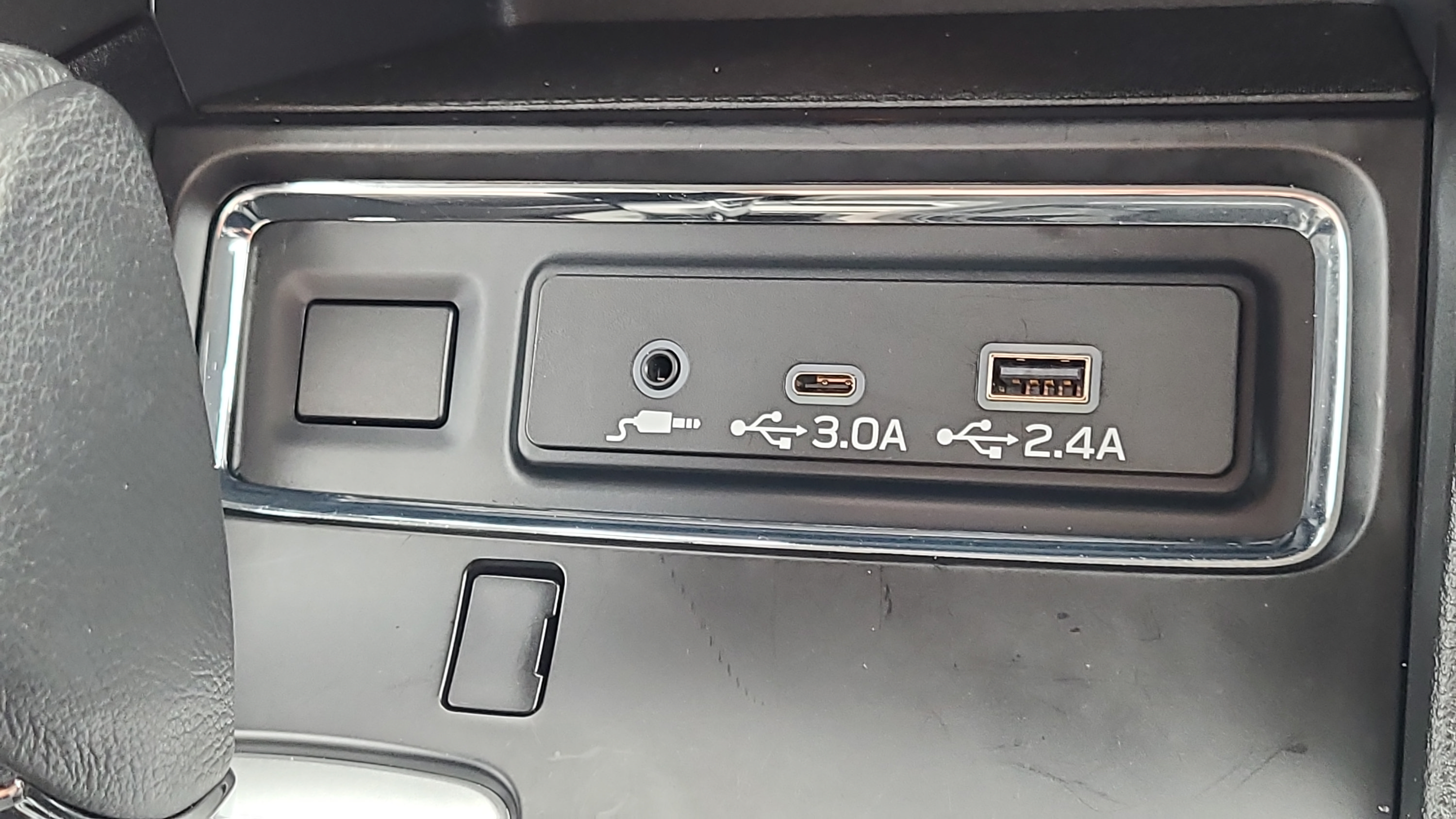 Used 2024 Subaru Ascent Limited AWD/4WD image 23