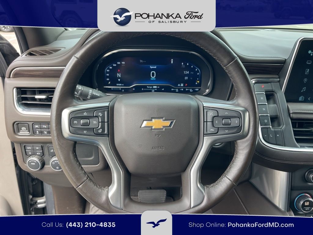 Used 2022 Chevrolet Suburban LT w/ Luxury Package image 16