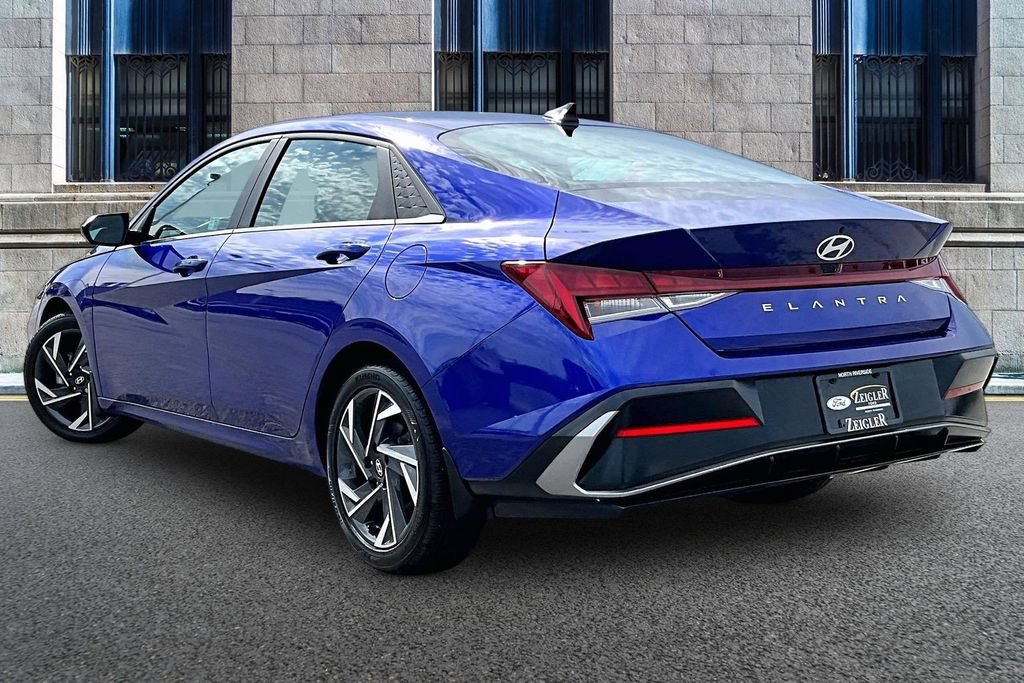 Used 2025 Hyundai Elantra SEL FWD image 10