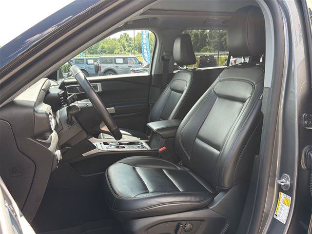 Certified 2023 Ford Explorer XLT w/ Equipment Group 202A AWD/4WD image 14