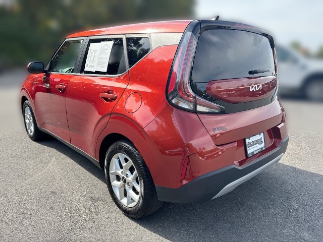 Used 2023 Kia Soul LX w/ LX Technology Package FWD image 6