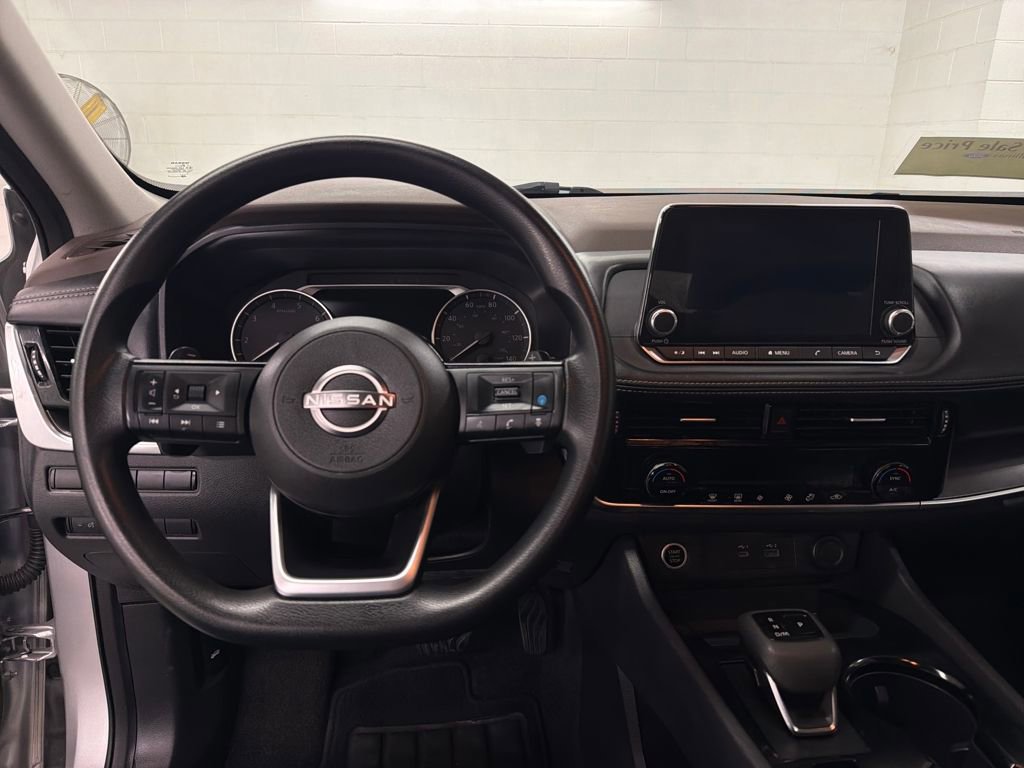 Used 2022 Nissan Rogue SV image 13
