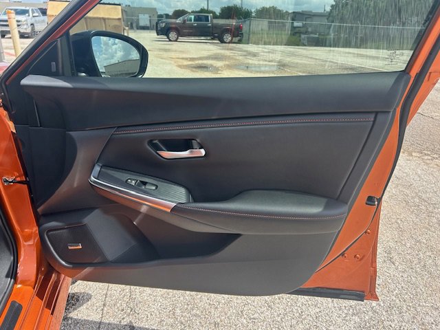 Used 2025 Nissan Sentra SR w/ SR Premium Package FWD image 11