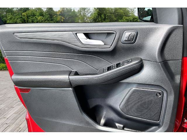 Certified 2026 Ford Escape Platinum w/ Premium Technology Package AWD/4WD image 18