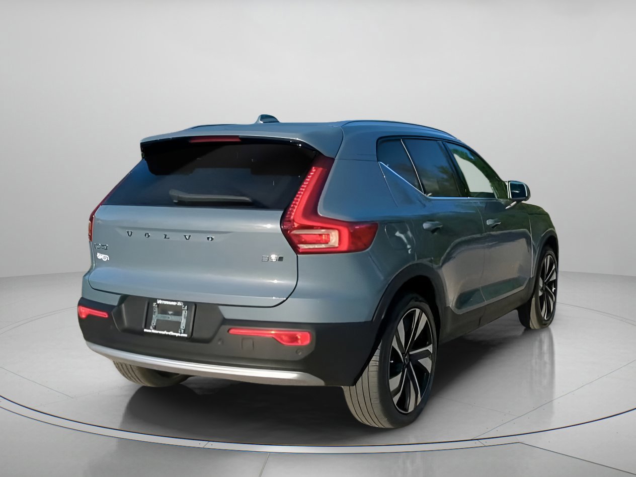 Used 2023 Volvo XC40 B5 Plus w/ Protection Package Premier image 22