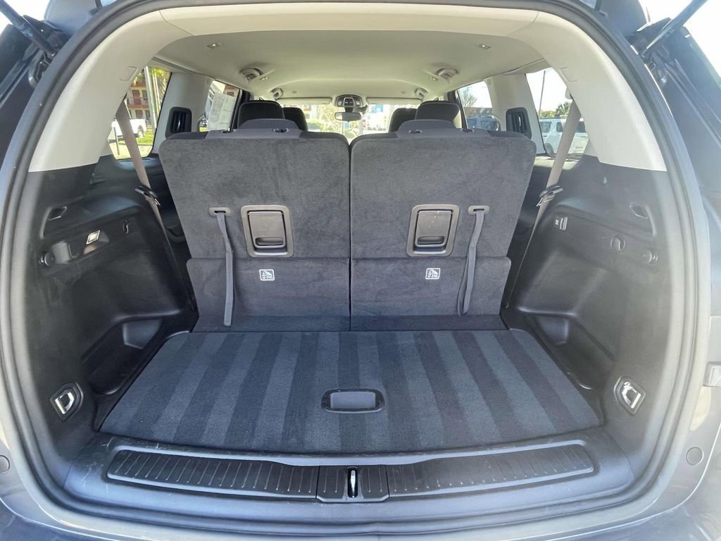 Used 2024 Jeep Grand Cherokee L Laredo image 10