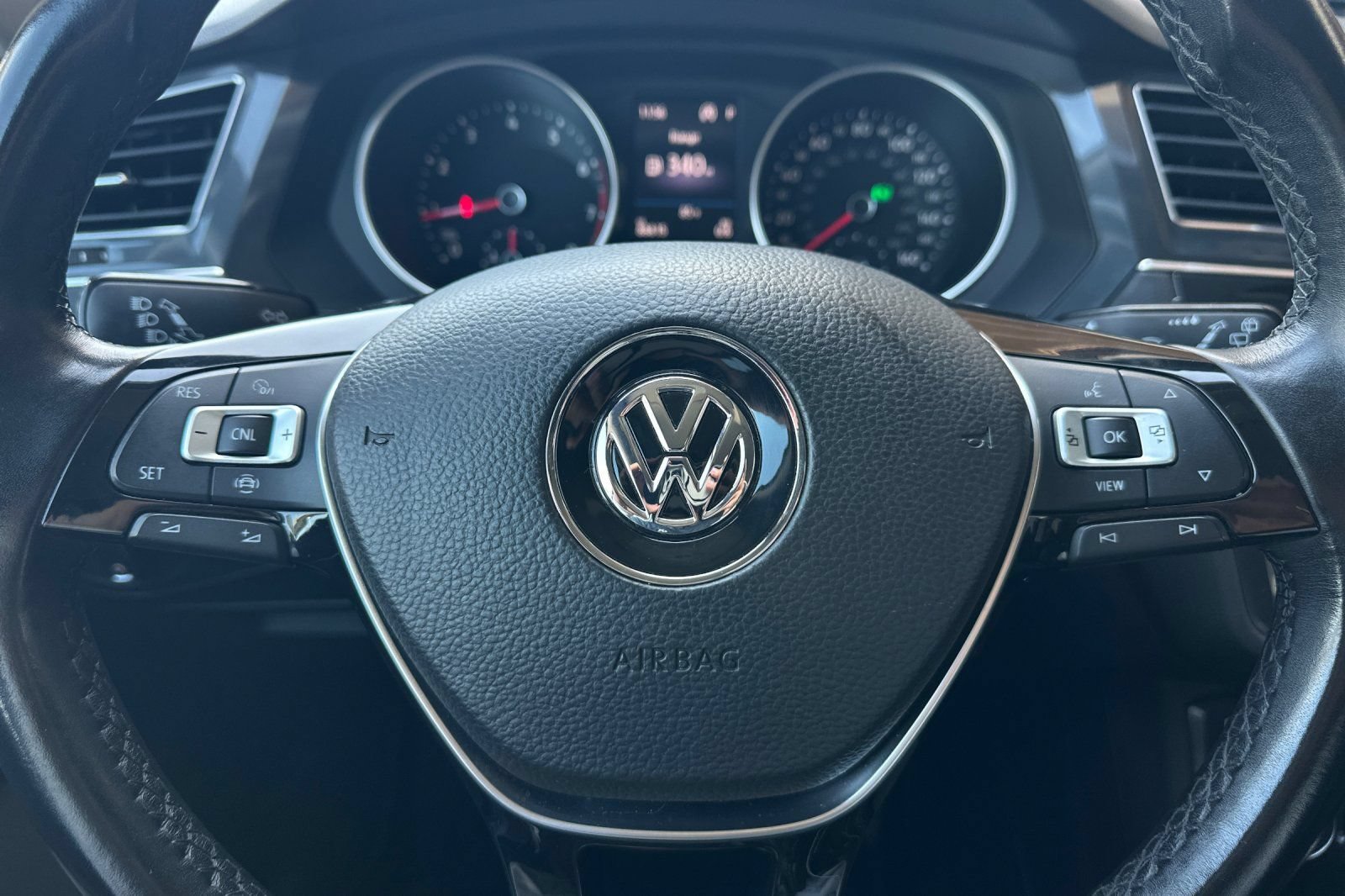 Used 2019 Volkswagen Tiguan SE FWD image 23