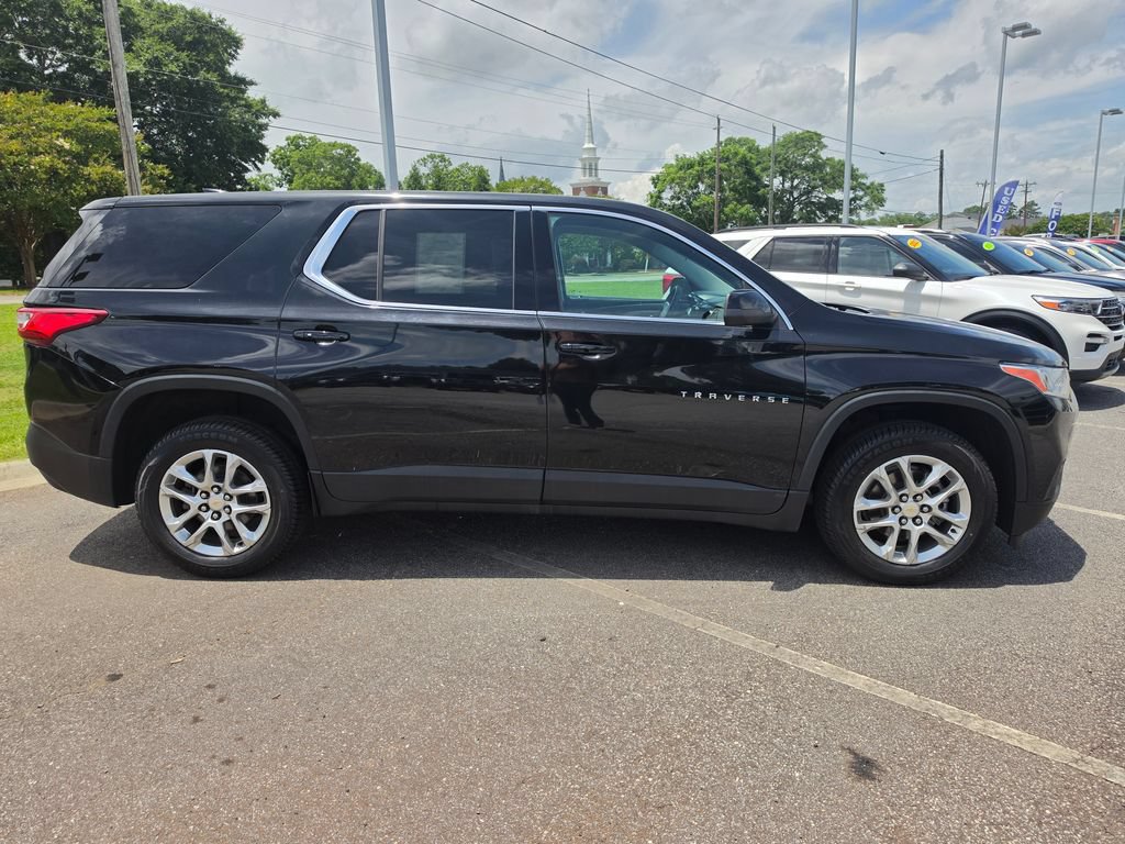 Used 2021 Chevrolet Traverse LS FWD image 6