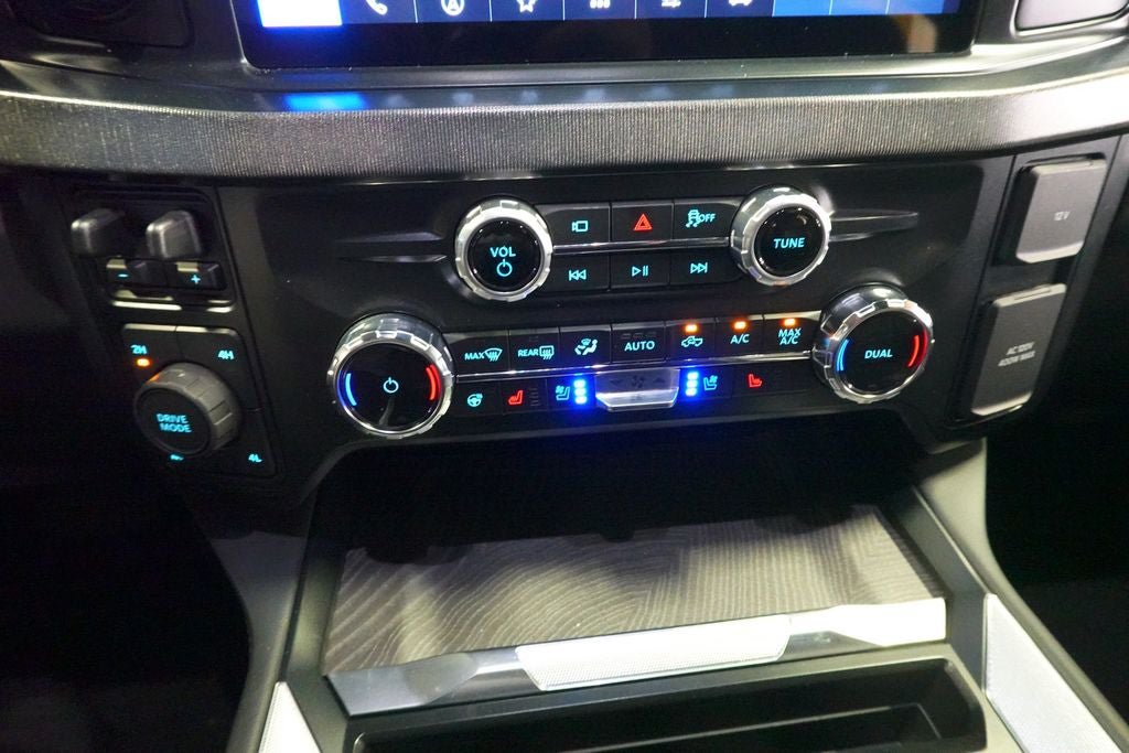 Certified 2025 Ford F250 Platinum w/ FX4 Off-Road Package AWD/4WD image 16