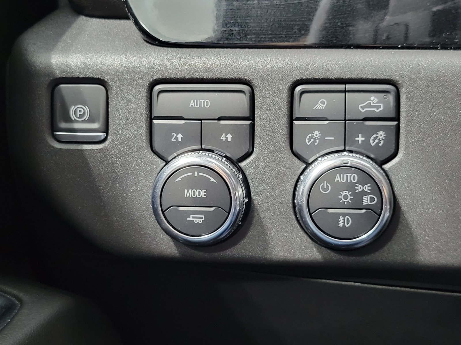Used 2025 GMC Sierra 1500 SLT w/ SLT Premium Plus Package AWD/4WD image 14