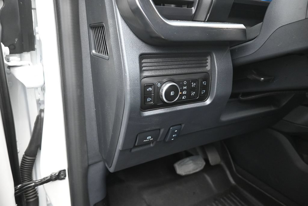 Certified 2025 Ford F350 Lariat w/ Lariat Ultimate Package AWD/4WD image 13