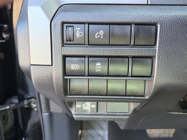 Used 2024 Toyota Tacoma SR5 AWD/4WD image 17