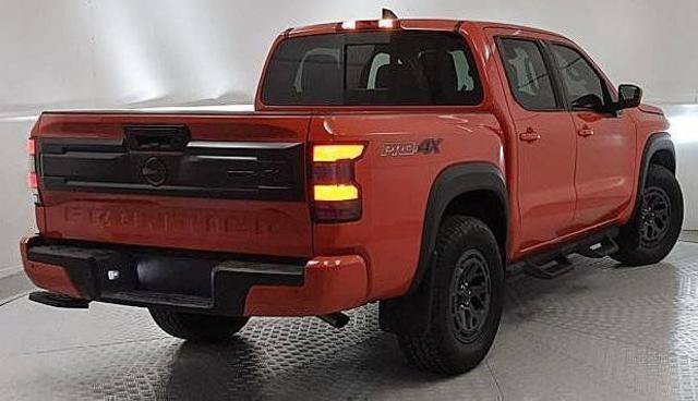 Used 2025 Nissan Frontier PRO-4X AWD/4WD image 3