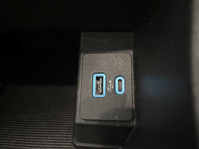 Certified 2024 Ford Edge SE w/ Black Appearance Package image 34