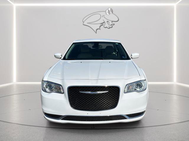 Used 2022 Chrysler 300 Touring image 9