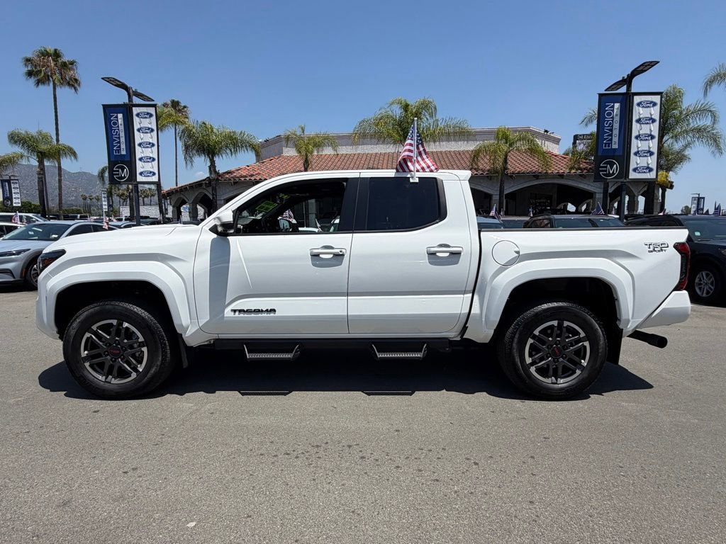 Used 2024 Toyota Tacoma TRD Sport w/ TRD Sport Premium Package AWD/4WD image 7