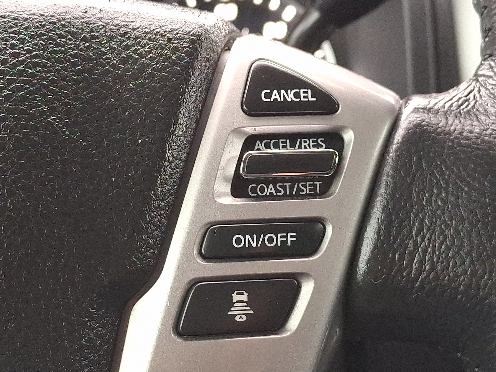 Used 2020 Nissan Titan SV w/ SV Convenience Package image 21