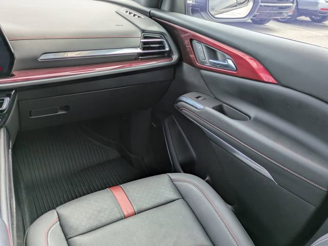 Used 2024 Chevrolet Traverse RS image 17