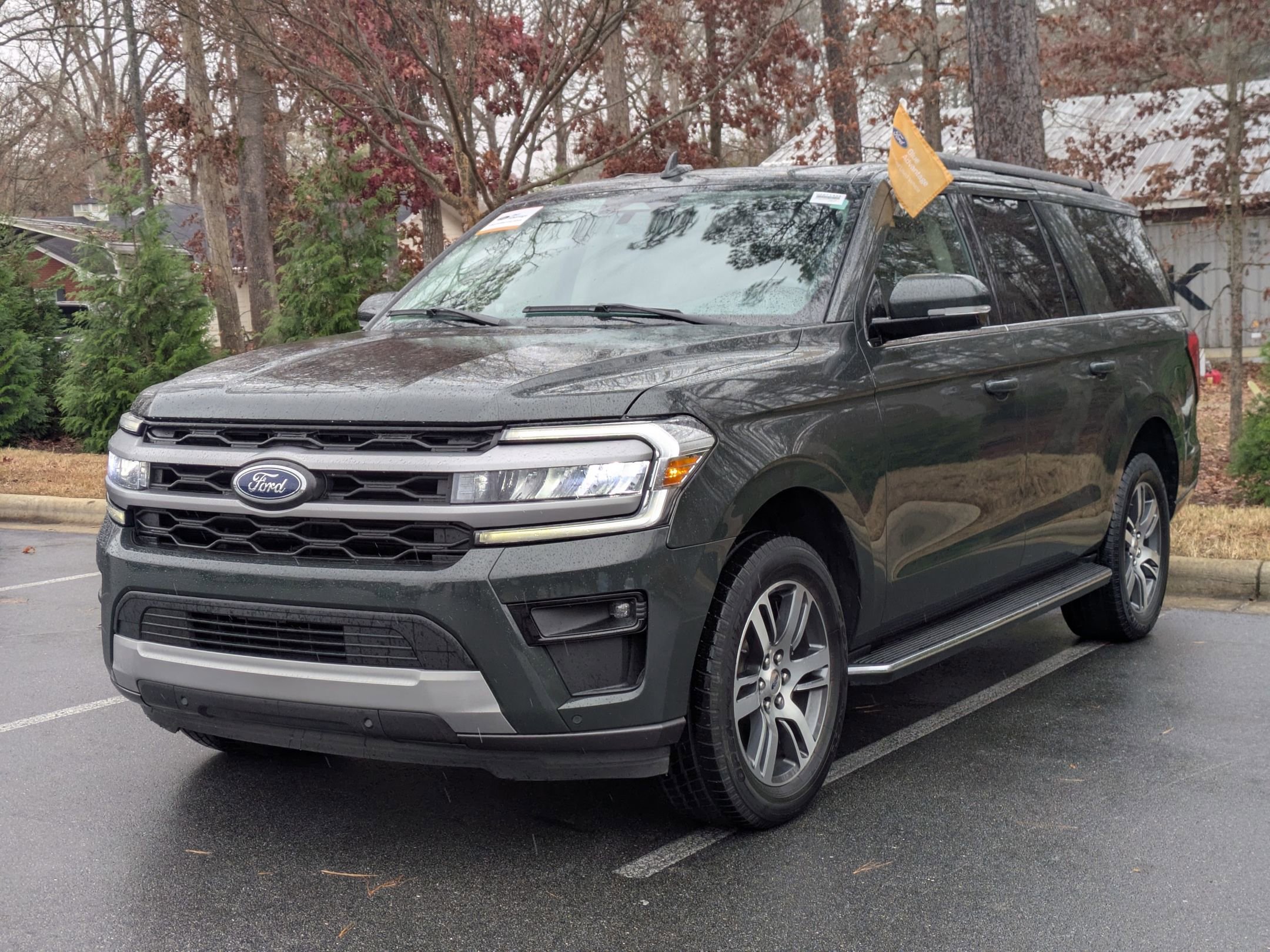 Certified 2023 Ford Expedition Max XLT image 6