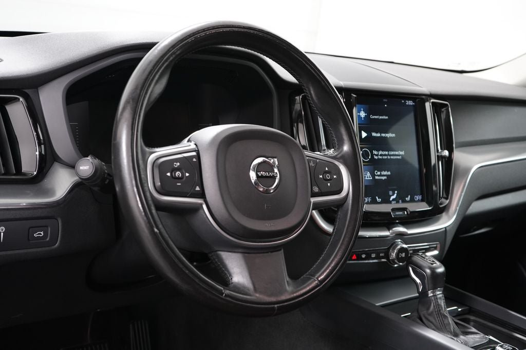 Used 2019 Volvo XC60 T5 Momentum w/ Premium Package AWD/4WD image 14