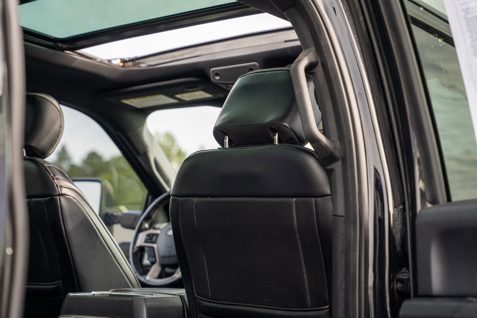 Certified 2019 Ford F250 Platinum w/ Platinum Ultimate Package image 20