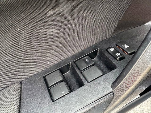 Used 2017 Toyota Corolla LE image 21