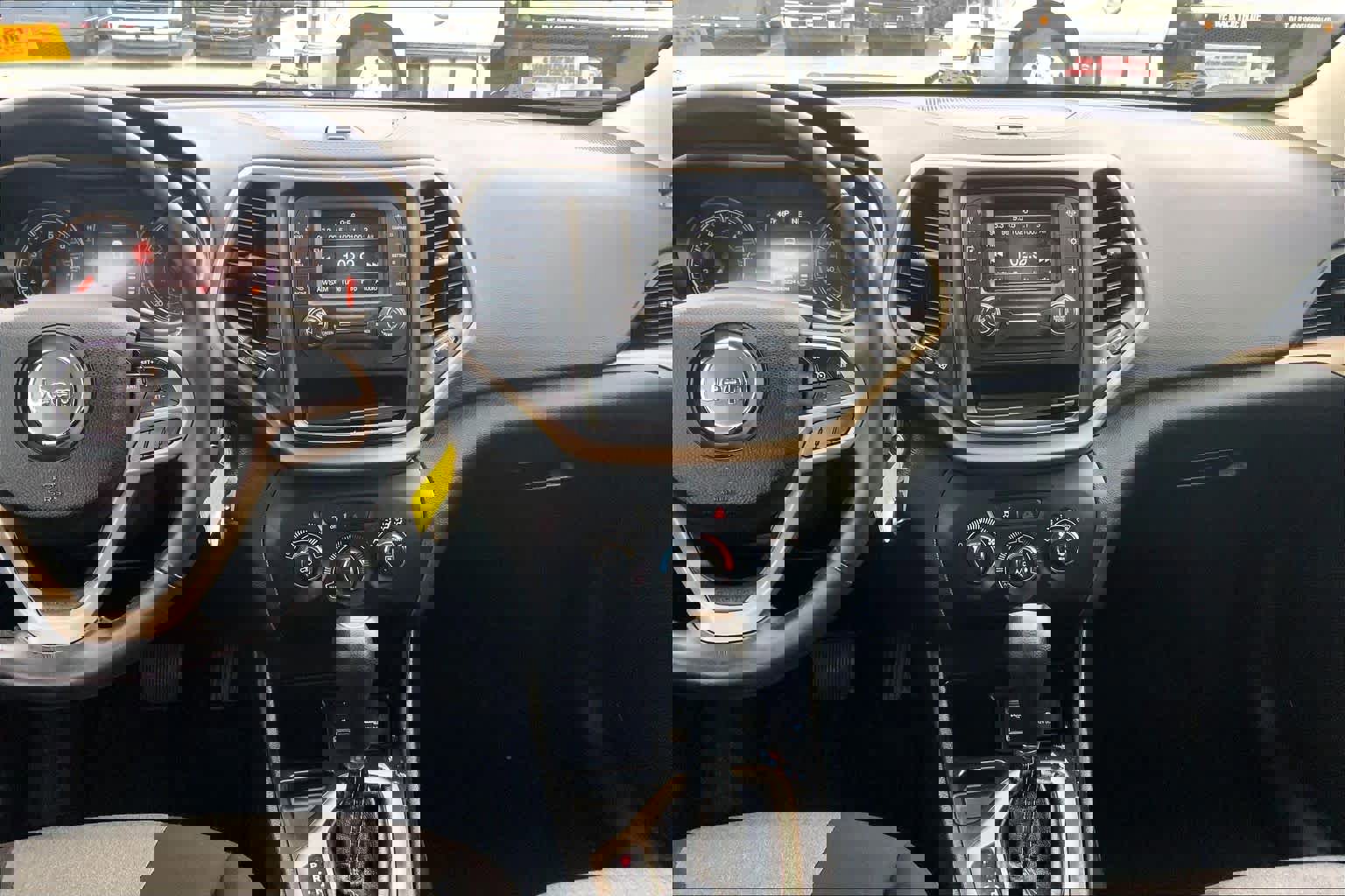 Used 2017 Jeep Cherokee Sport image 8