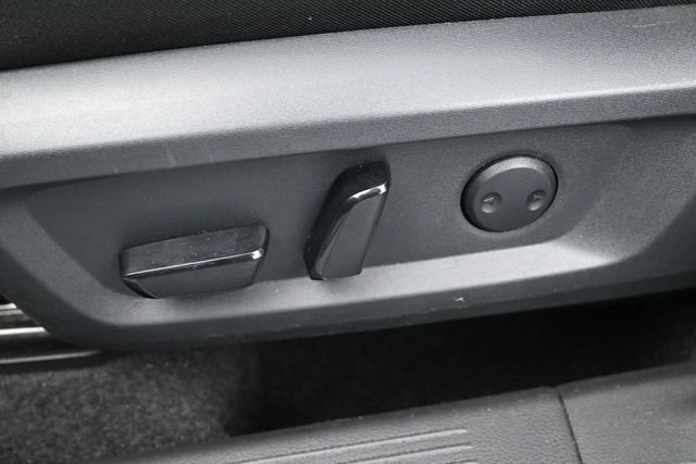 Used 2025 Nissan Rogue SV FWD image 11