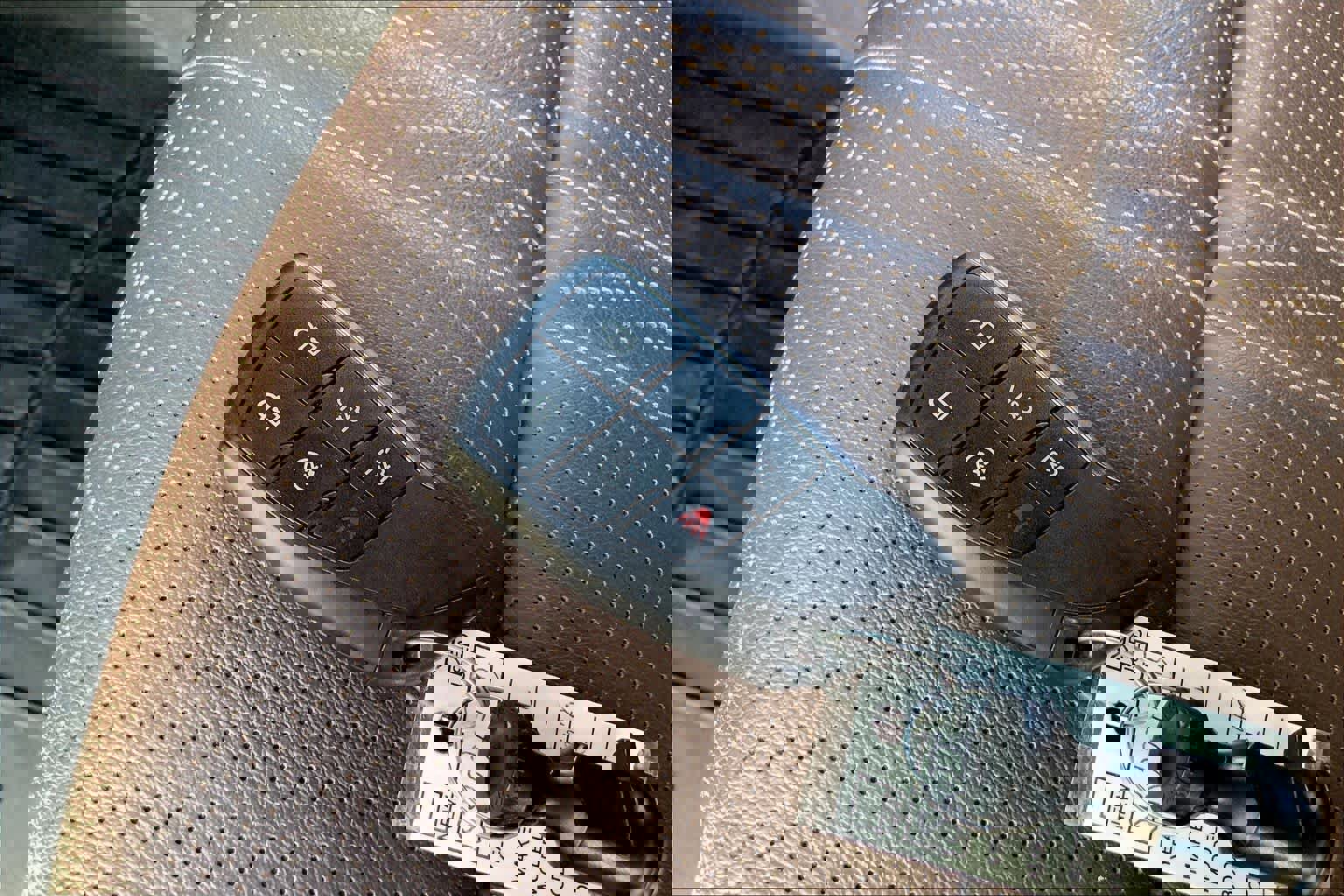 Used 2025 Chevrolet Tahoe High Country image 15