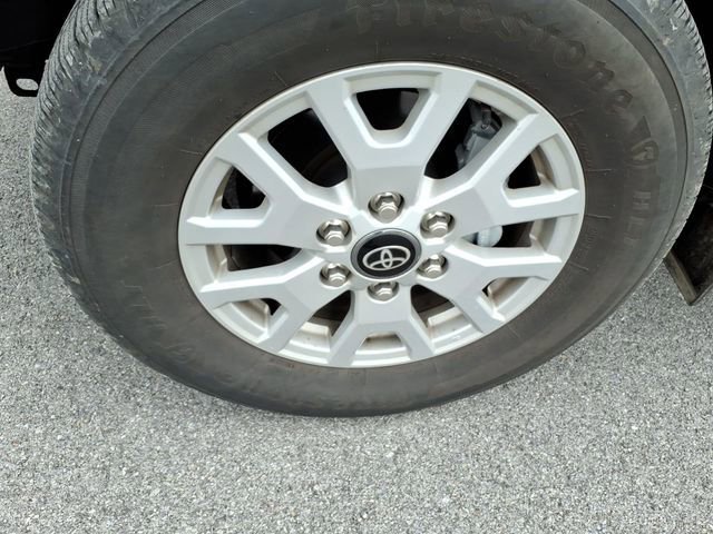 Used 2024 Toyota Tacoma SR5 AWD/4WD image 18