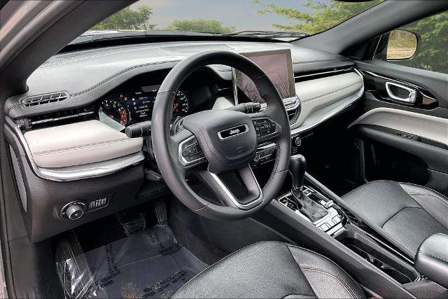 Used 2023 Jeep Compass Limited AWD/4WD image 13