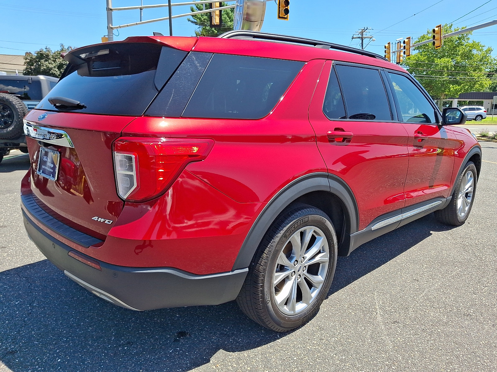 Certified 2024 Ford Explorer XLT w/ Equipment Group 202A AWD/4WD image 11