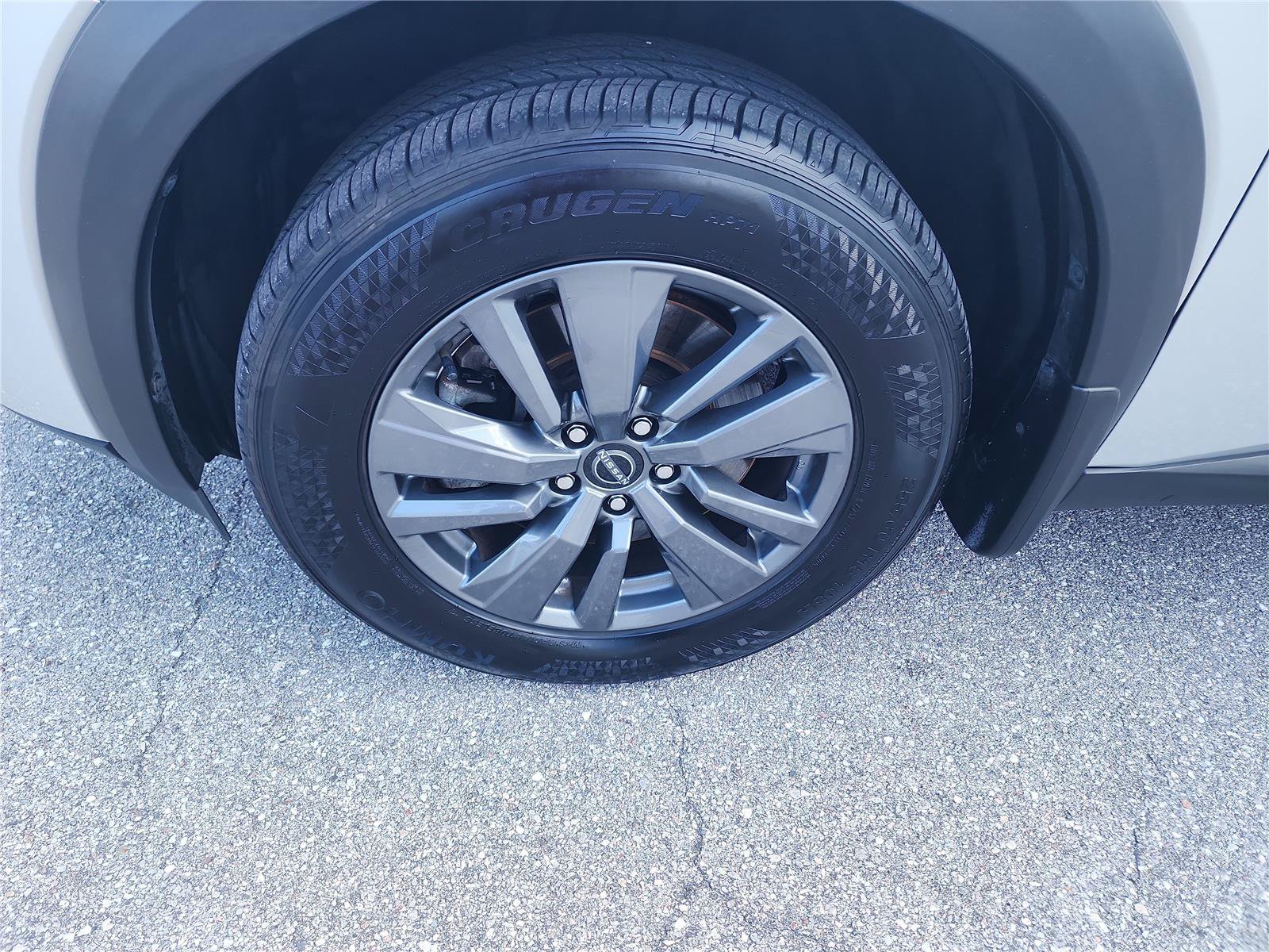 Used 2024 Nissan Pathfinder SV FWD image 9