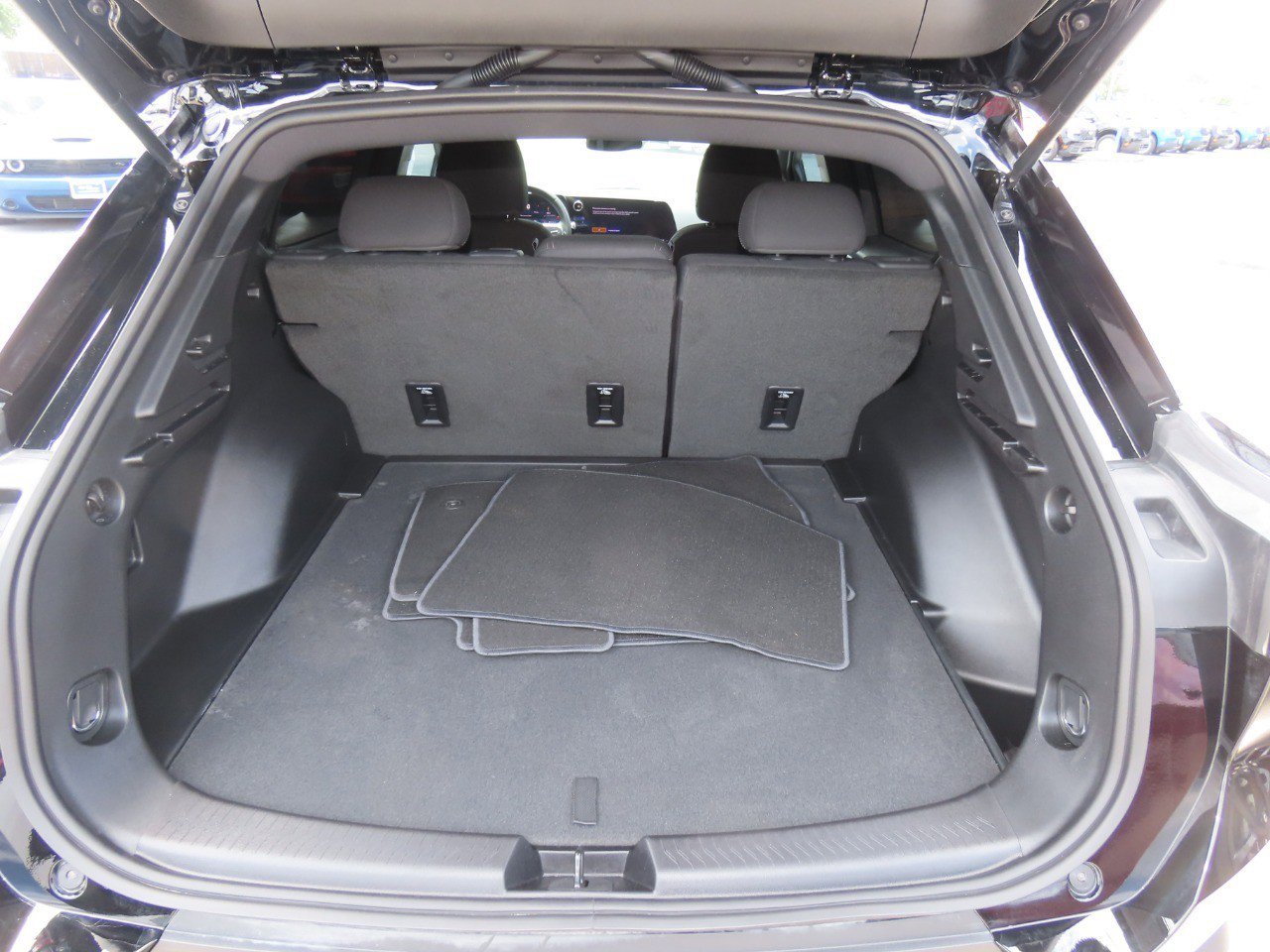 Used 2026 Chevrolet Equinox EV LT w/ Comfort Package FWD image 12