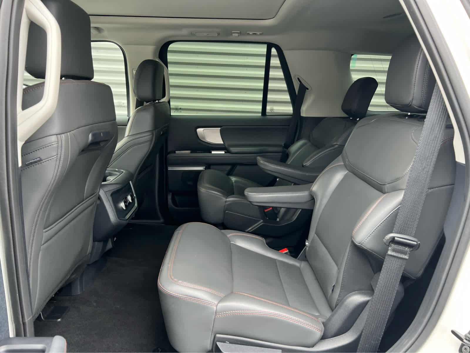 Certified 2025 Ford Expedition Active AWD/4WD image 27