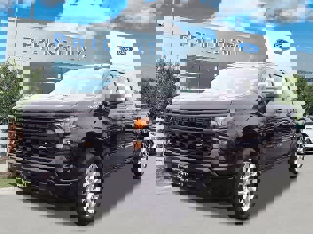 Used 2024 Chevrolet Silverado 1500 Custom image 1