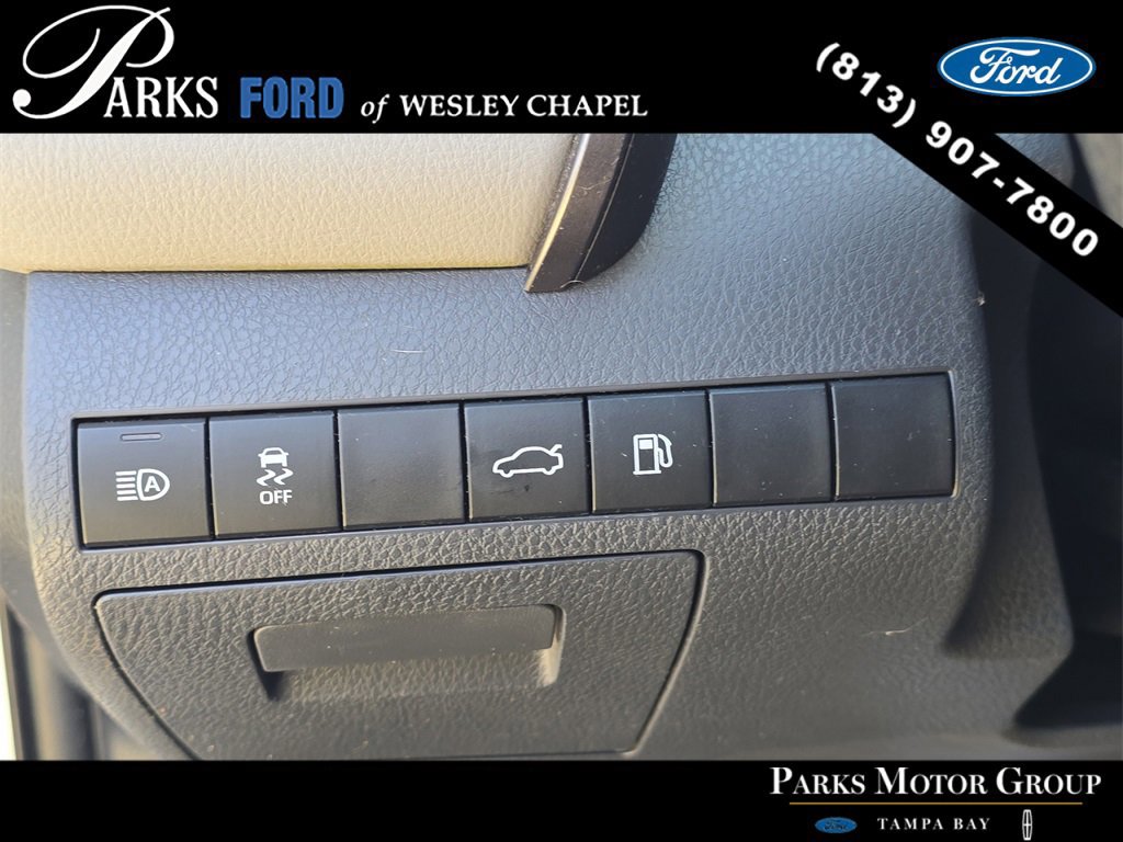 Used 2018 Toyota Camry L image 24