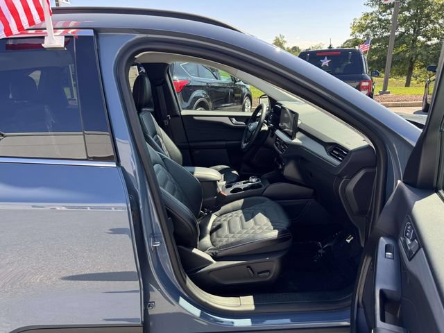 Certified 2023 Ford Escape SE w/ PHEV Premium Package FWD image 11