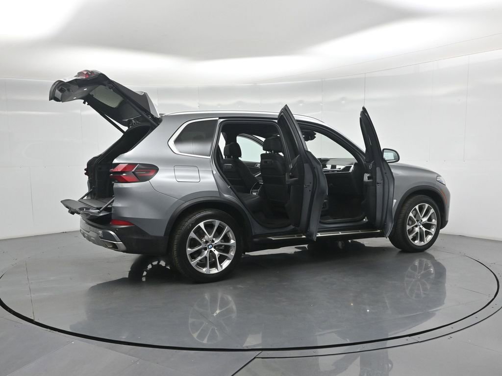 Used 2024 BMW X5 xDrive40i AWD/4WD image 5