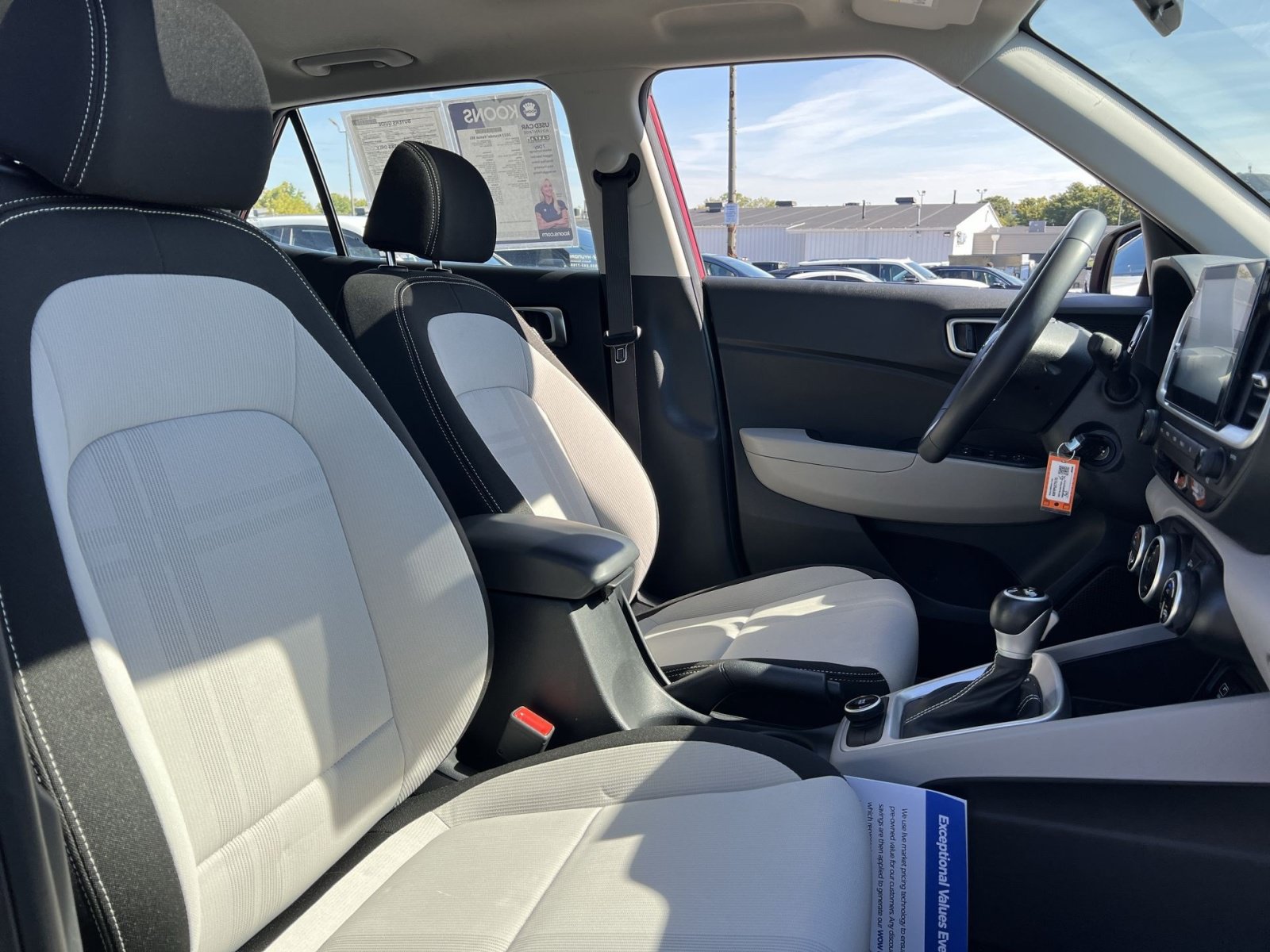 Used 2023 Hyundai Venue SEL w/ Cargo Package FWD image 26