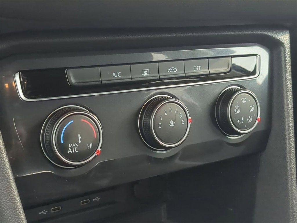 Used 2020 Volkswagen Tiguan S image 17